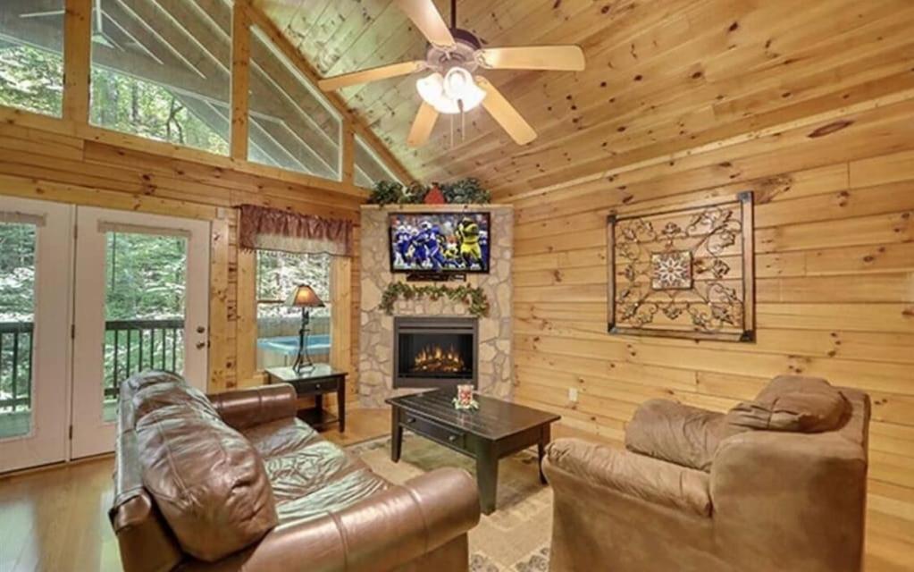 Creekside Paradise Found! One-Bedroom Mountain Cabin In Pigeon Forge Sevierville Eksteriør bilde